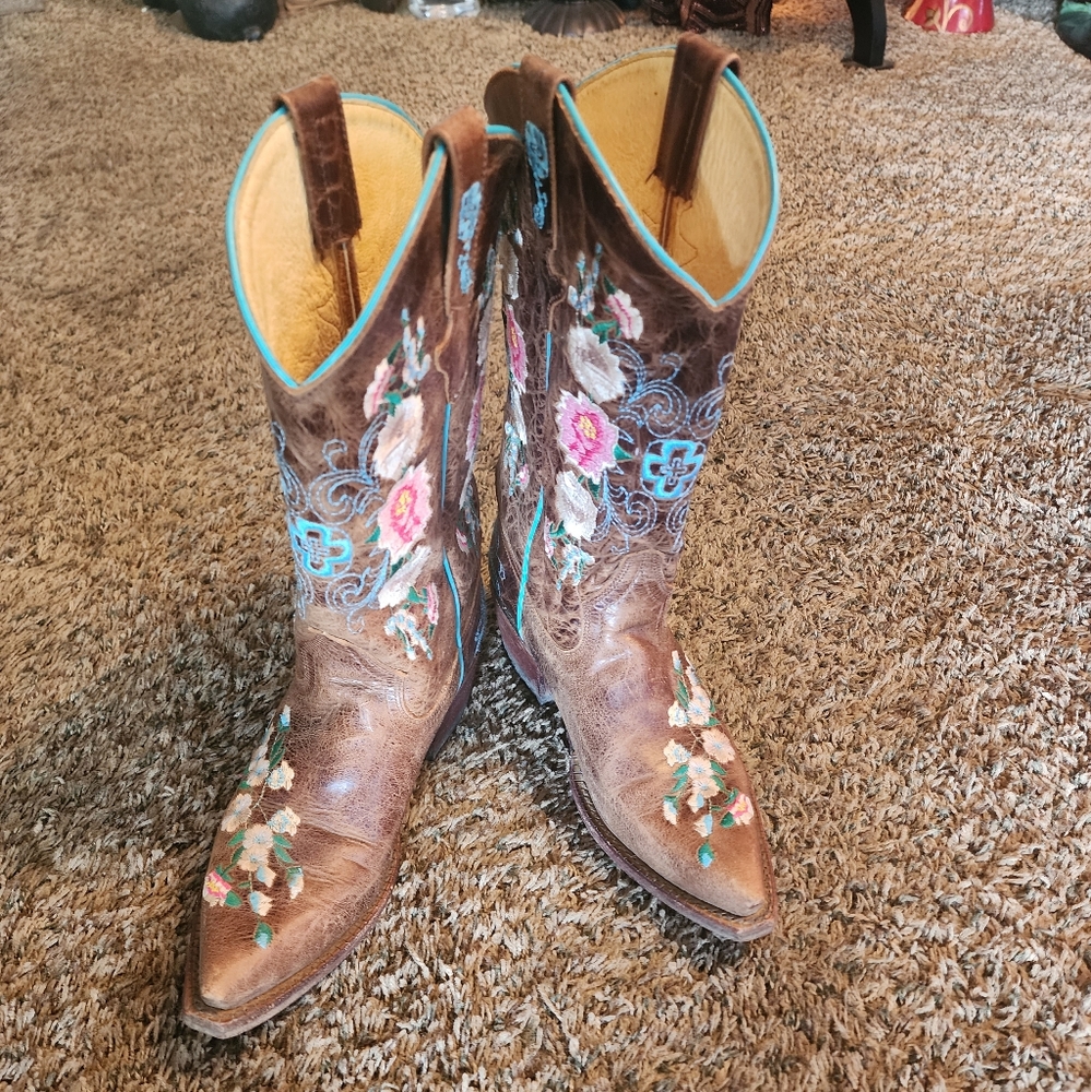 Ladies size 5 Macie Bean Rose Garden Western Boot